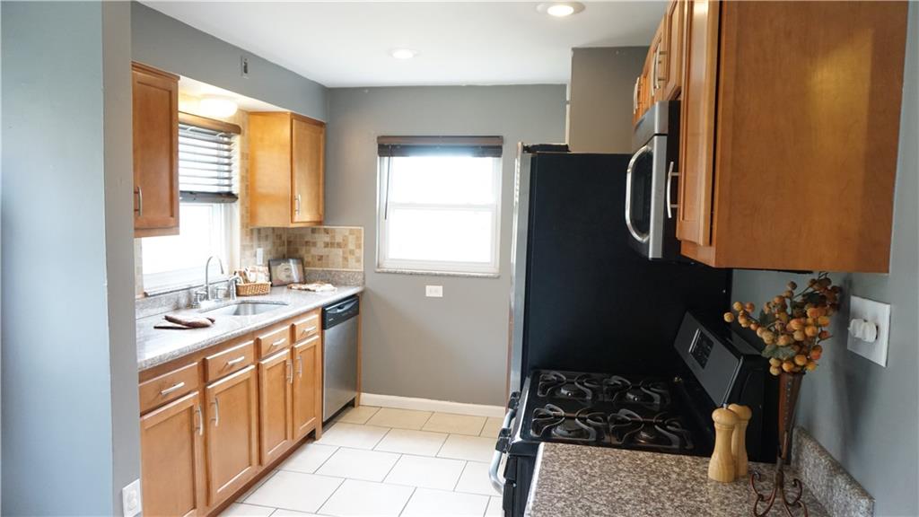 259 Idlewood Road Pittsburgh, PA 15235 - Photo 10 of 25 Gallery Image 10