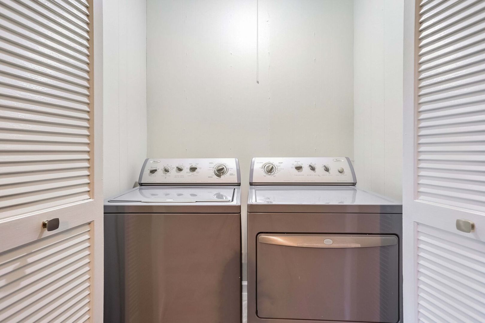 1716 Georgetown Drive Champaign, IL 61821 - Photo 27 of 36 a utility room with dryer and washer