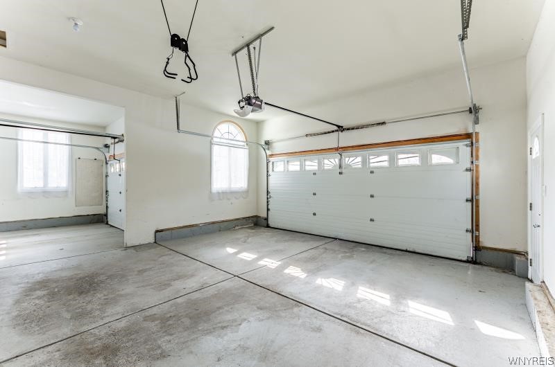 5061 Rockhaven Drive Clarence, NY 14031 - Photo 38 of 48 Two car bay area