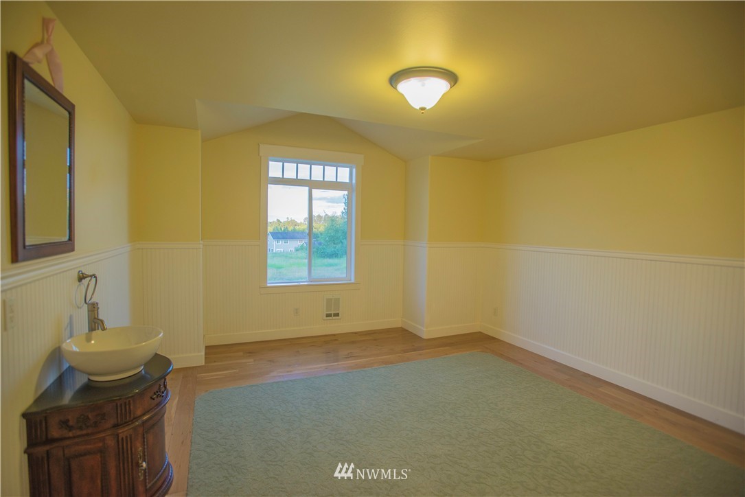 2456 H Street Road Blaine, WA 98230 - Photo 14 of 25 Gallery Image 14