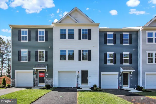 $2,100 | 105 Homestead Drive, Hanover, PA 17331