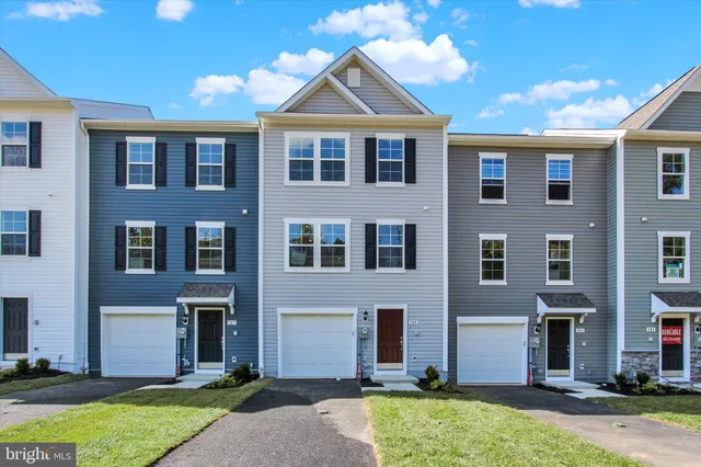 $2,100 | 105 Homestead Drive, Hanover, PA 17331