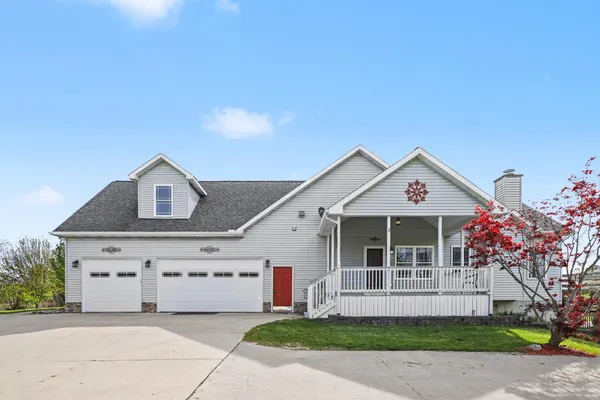 $690,000 | 9574 D Drive North, Battle Creek, MI 49014