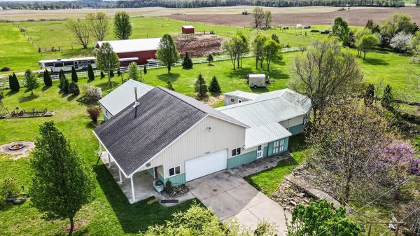 $690,000 | 9574 D Drive North, Battle Creek, MI 49014