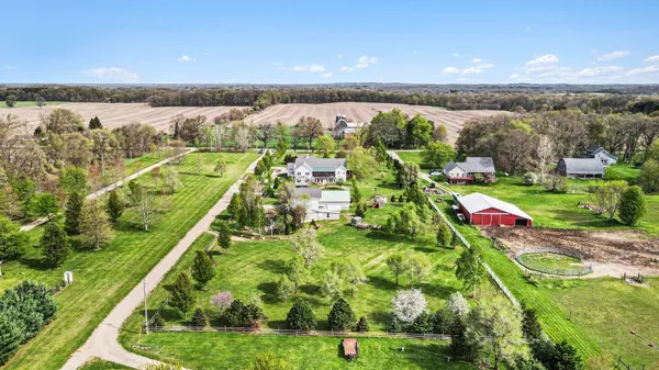 $690,000 | 9574 D Drive North, Battle Creek, MI 49014