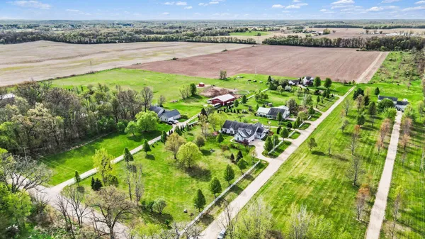 $690,000 | 9574 D Drive North, Battle Creek, MI 49014