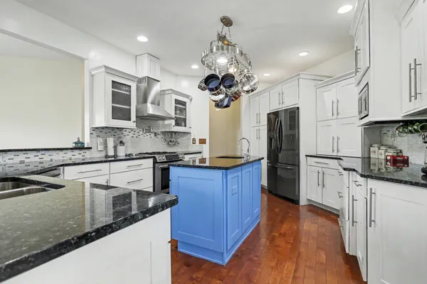 $690,000 | 9574 D Drive North, Battle Creek, MI 49014
