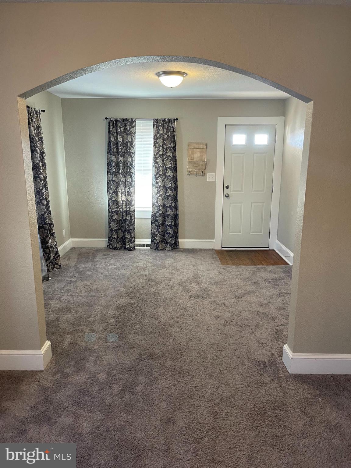 4613 Harrison Road Fredericksburg, VA 22408 - Photo 2 of 18 Entrance/family room