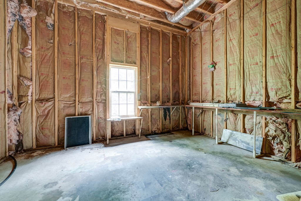 9327 Highway 52 Chatsworth, GA 30705 - Photo 39 of 43 a view of a door with a wooden fence