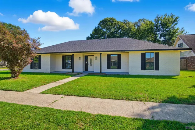 $325,000 | 5613 South Allegheny Court, Baton Rouge, LA 70817