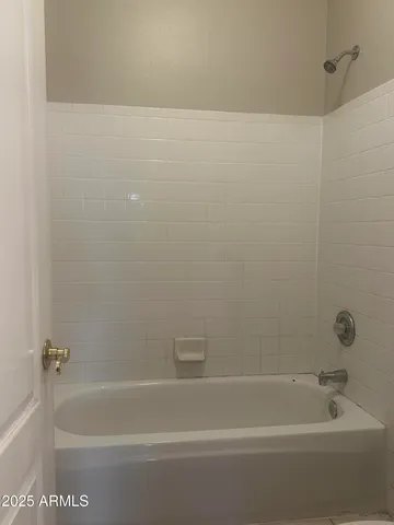 $2,700 | 1755 West Aspen Avenue, Gilbert, AZ 85233