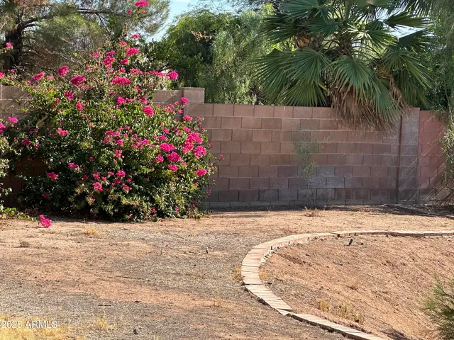 $2,700 | 1755 West Aspen Avenue, Gilbert, AZ 85233