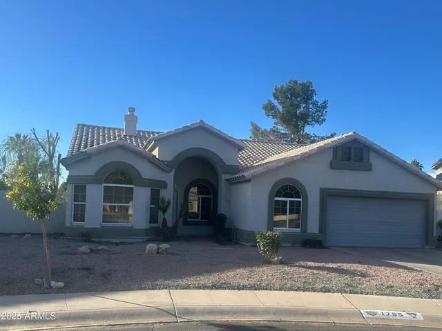 $2,700 | 1755 West Aspen Avenue, Gilbert, AZ 85233