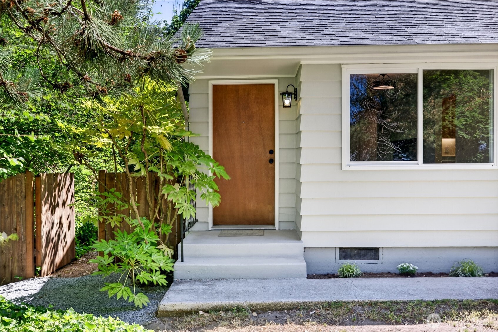 12302 7th Place Southwest Seattle, WA 98146 - Photo 11 of 36