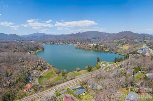 $500,000 | 1465 South Lakeshore Drive, Unit D2, Lake Junaluska, NC 28745
