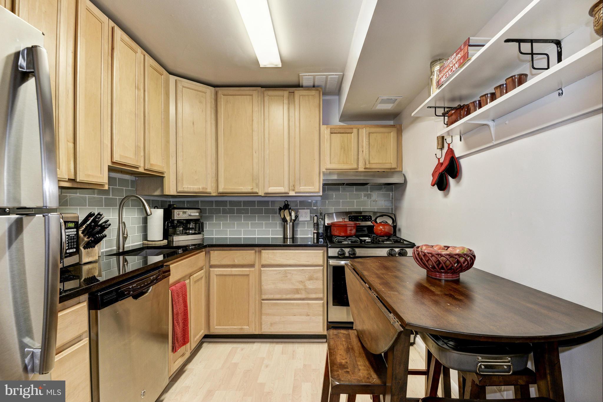 11600 Vantage Hill Road, Unit C Reston, VA 20190 - Photo 9 of 26 Kitchen
