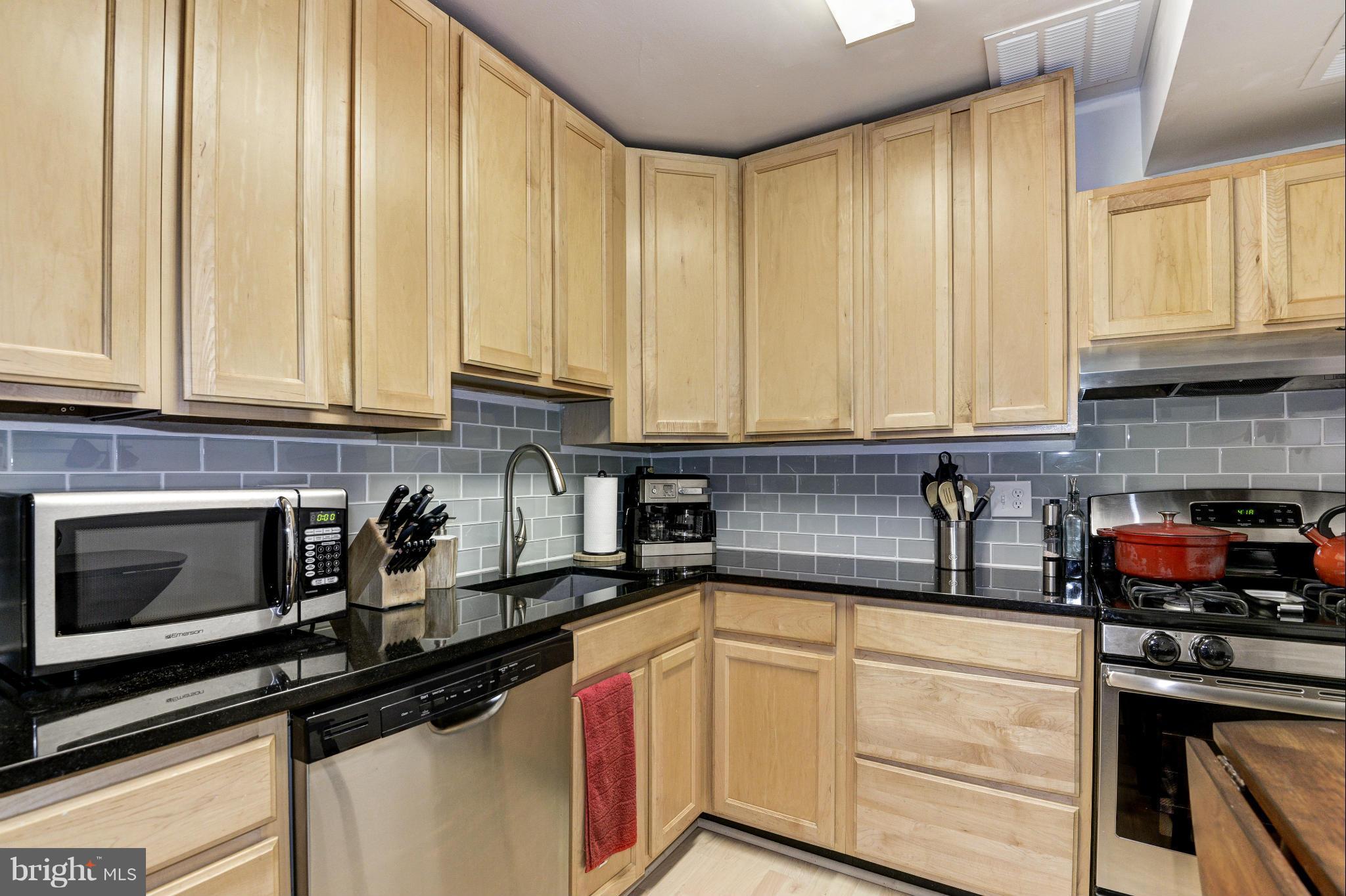 11600 Vantage Hill Road, Unit C Reston, VA 20190 - Photo 10 of 26 Kitchen