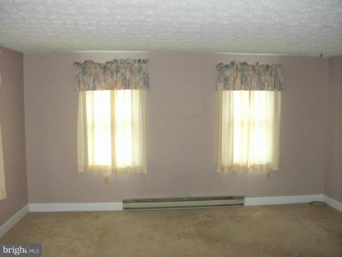 2252 Country Road Chambersburg, PA 17202 - Photo 8 of 19 Family Room