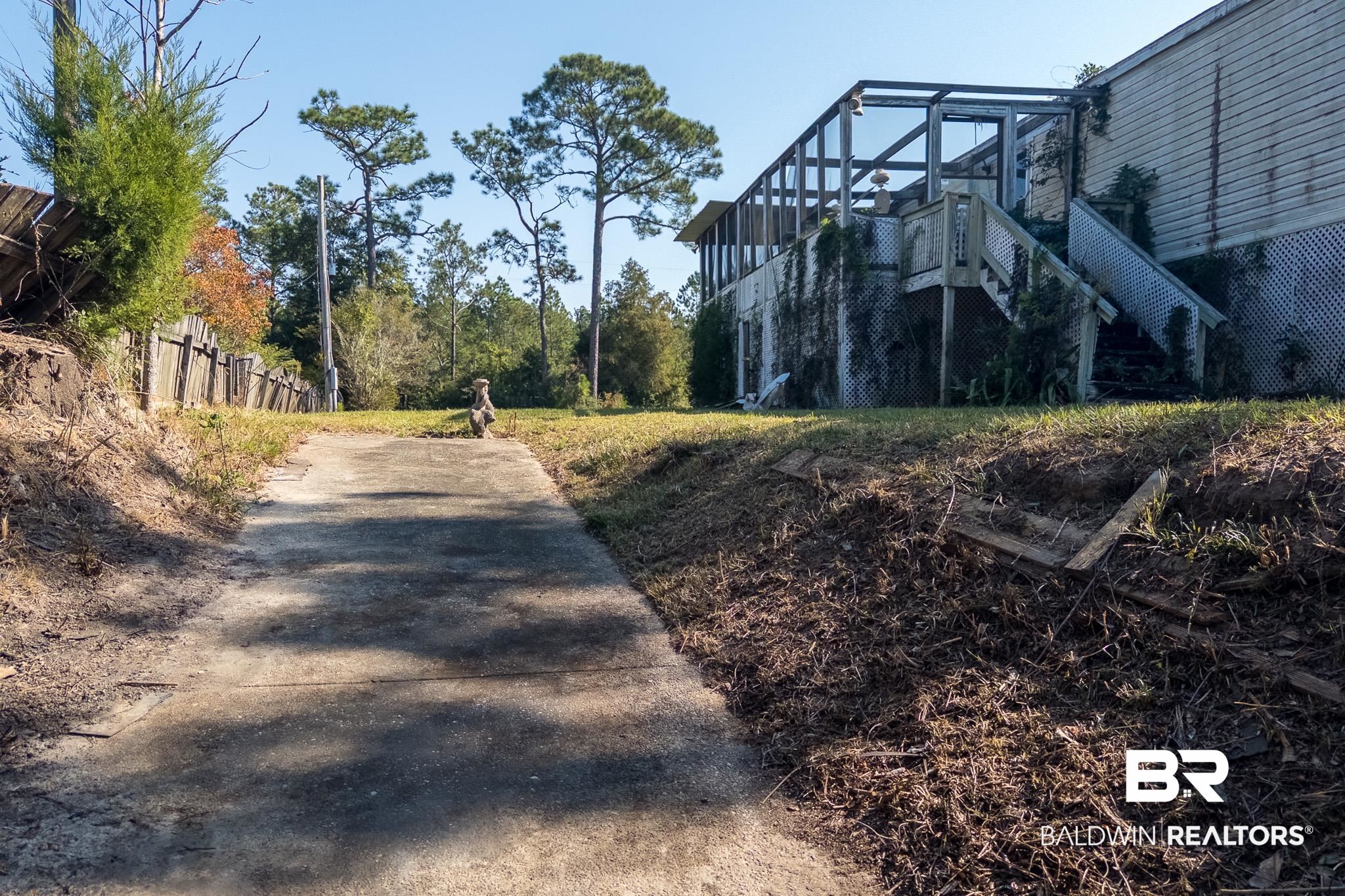 17855 Kingway Road Seminole, AL 36574 - Photo 2 of 20 Exterior space