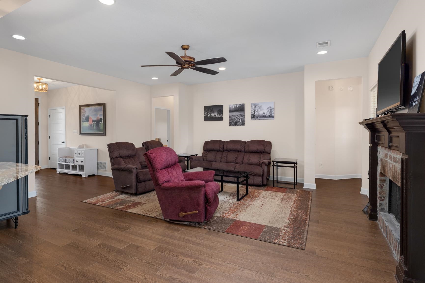504 Bankston Road Nesbit, MS 38651 - Photo 11 of 39 Spacious living area featuring wood-finish flooring, recessed lighting, and a ceiling fan