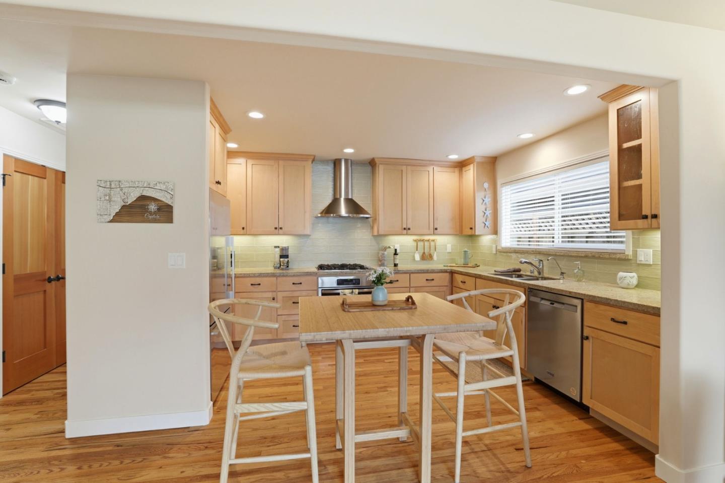 4570 Jewel Street Capitola, CA 95010 - Photo 14 of 45