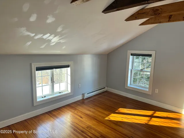 $2,200 | 1108 North Abington Road, Waverly, PA 18471