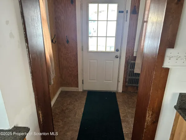 $2,200 | 1108 North Abington Road, Waverly, PA 18471