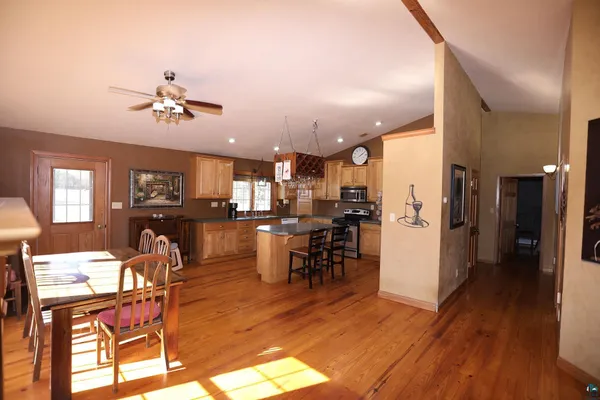 $675,000 | 53253 West Grindstone Road, Sandstone, MN 55072
