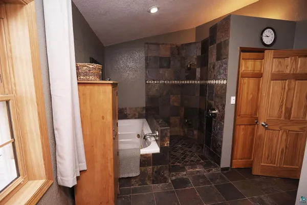$675,000 | 53253 West Grindstone Road, Sandstone, MN 55072