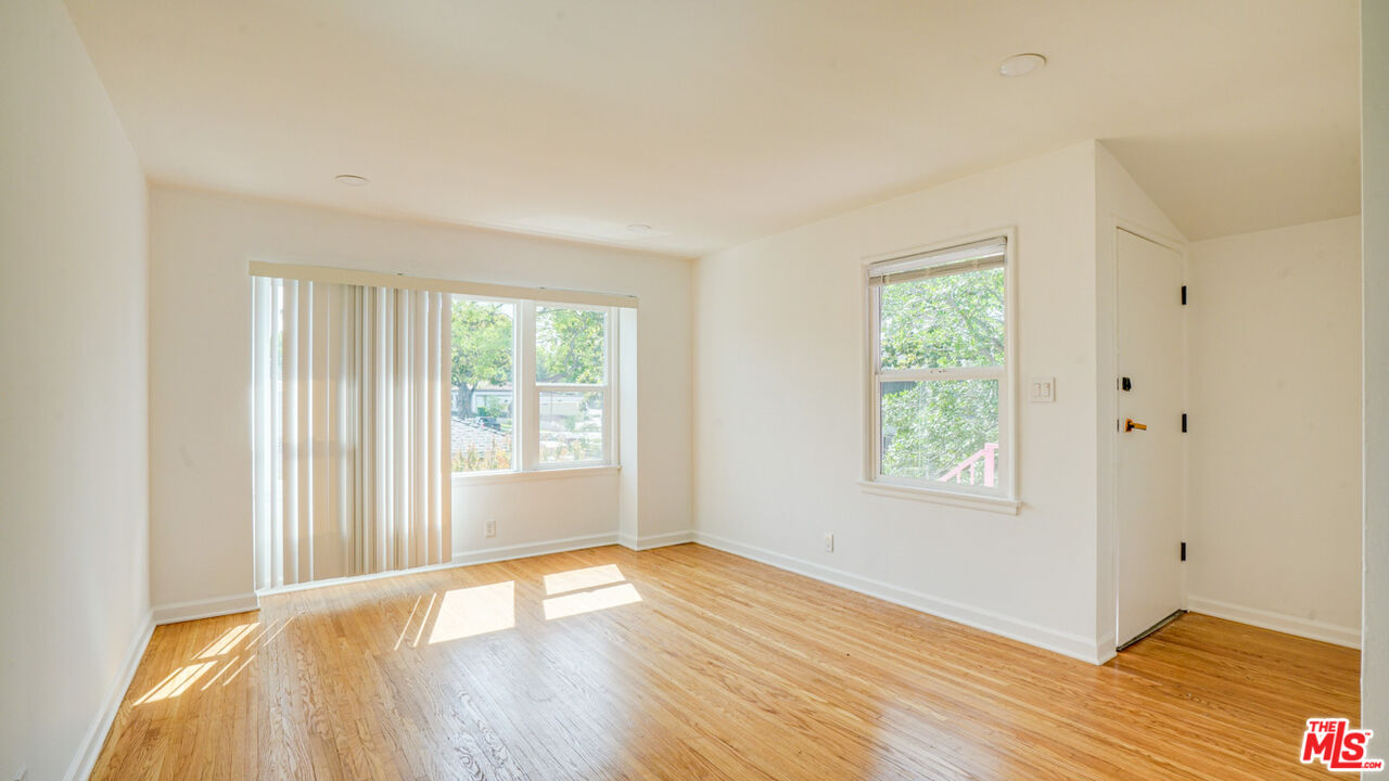 331 West Windsor Road Glendale, CA 91204 - Photo 15 of 23