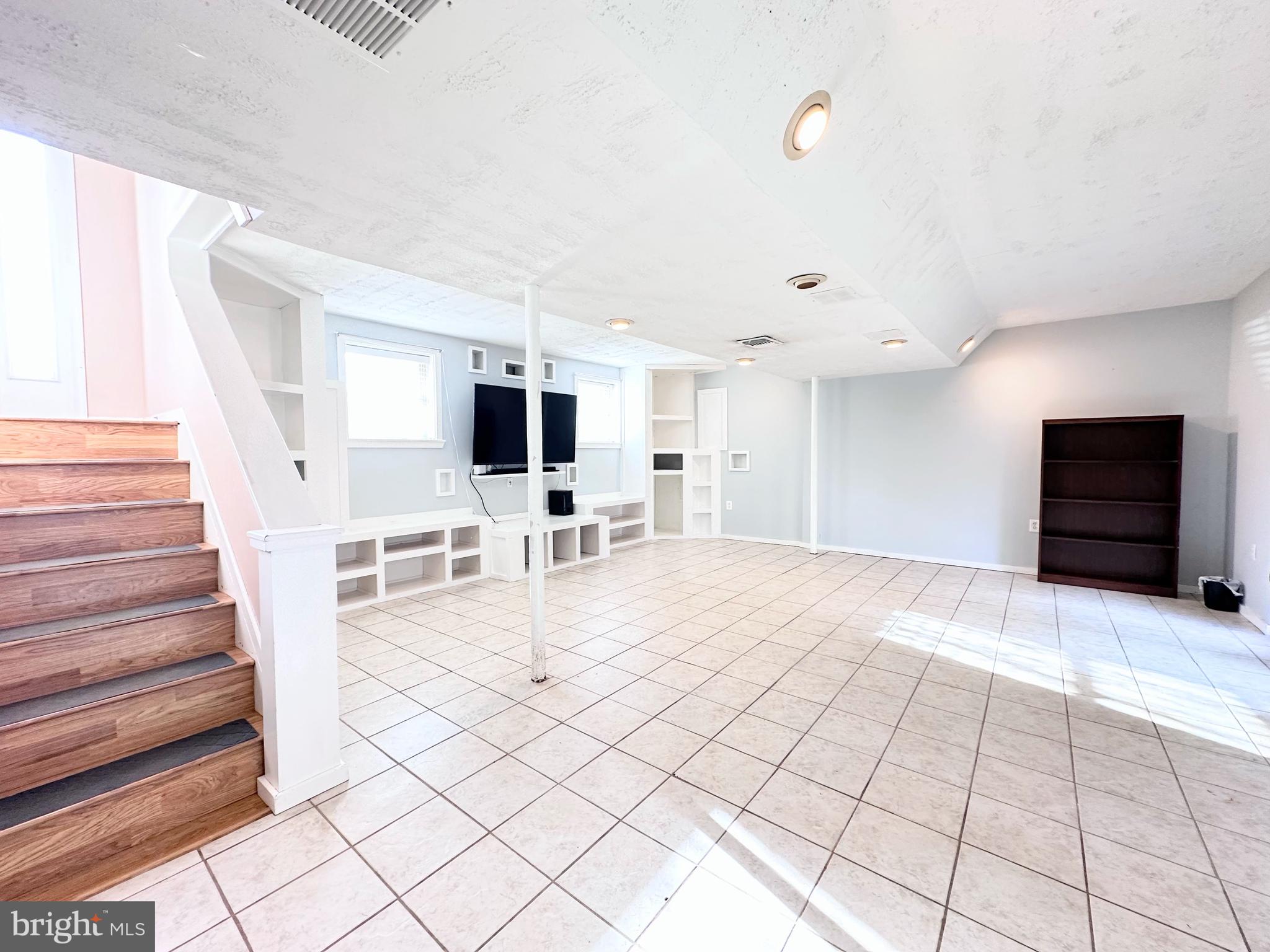 6 Wales Court Elkton, MD 21921 - Photo 19 of 36 Living room