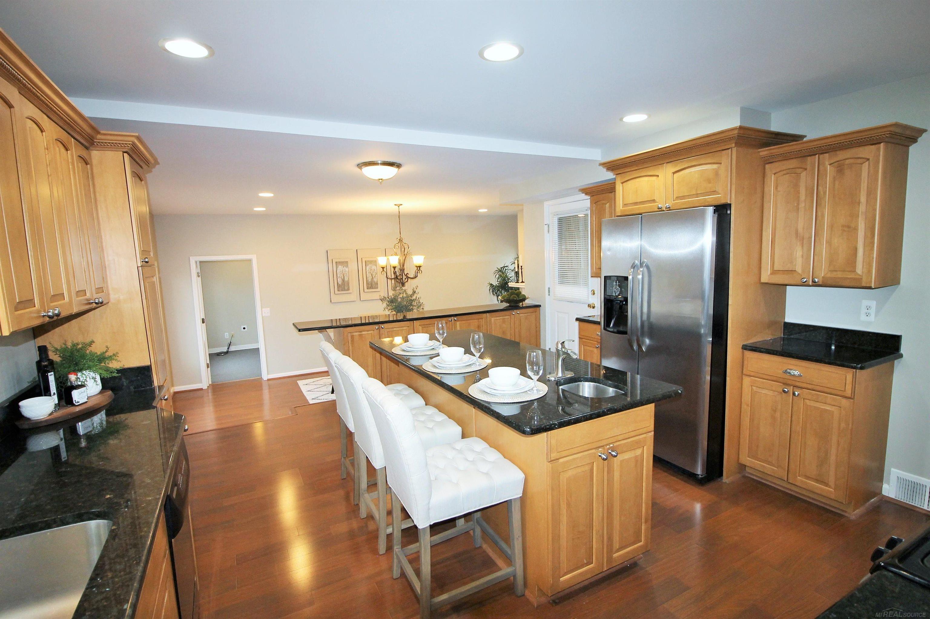 1424 Torrey Road Grosse Pointe Woods, MI 48236 - Photo 10 of 54