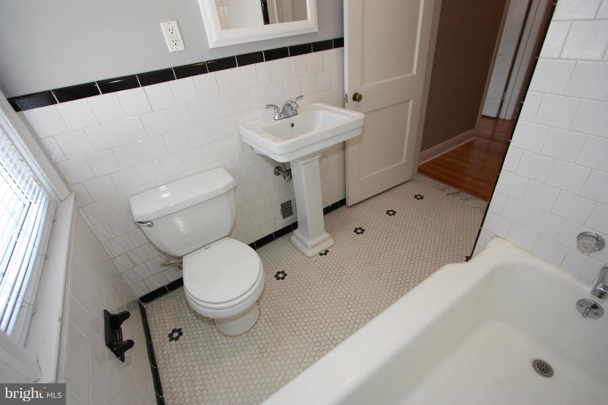8135 Pleasant Plains Road Towson, MD 21286 - Photo 18 of 30 FULL BATH #1