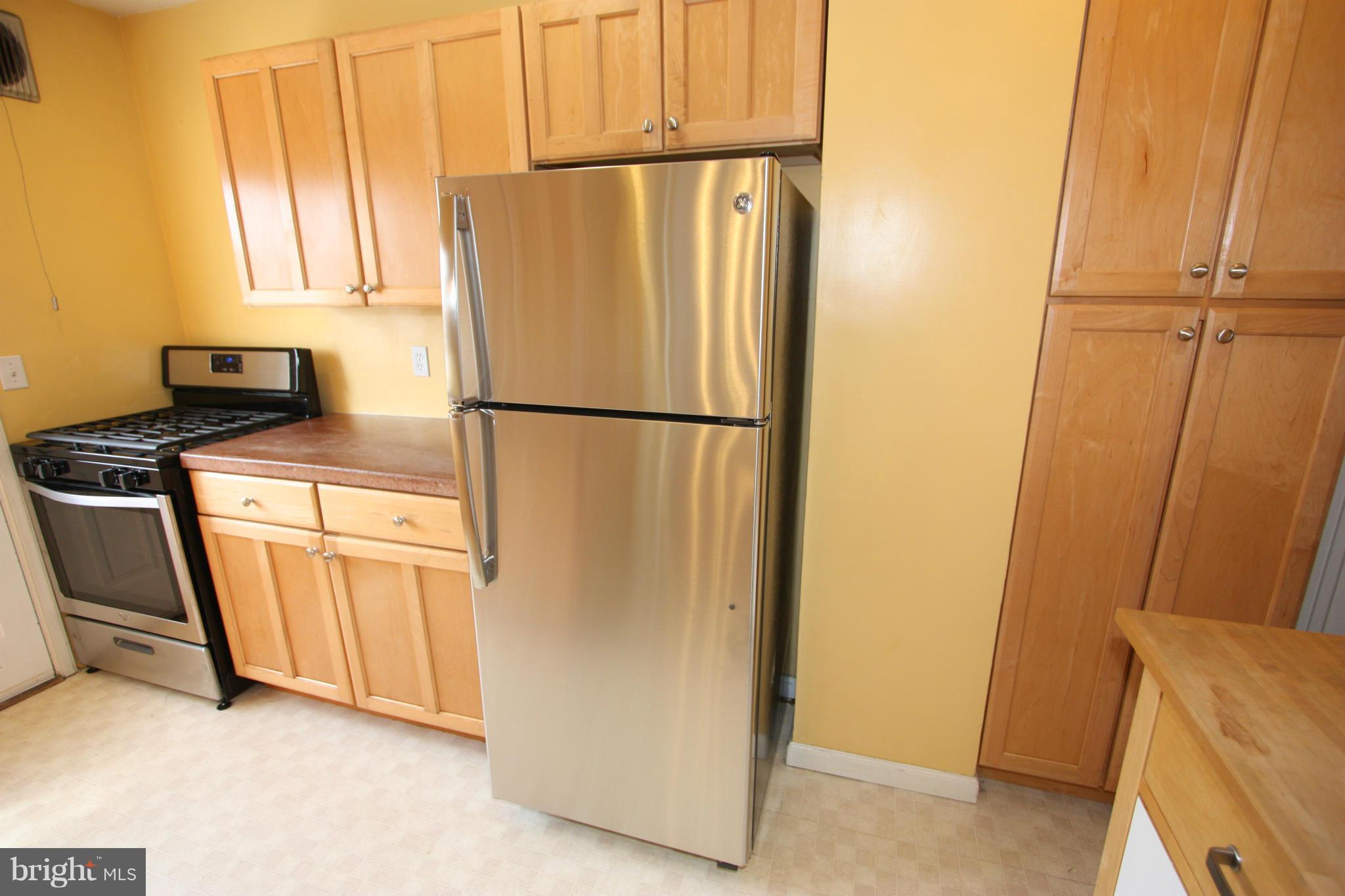 8135 Pleasant Plains Road Towson, MD 21286 - Photo 3 of 30 NEW STAINLESS STEEL APPLIANCES