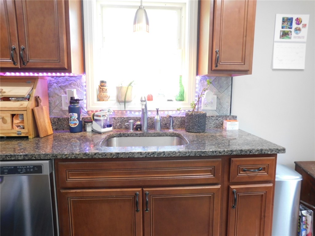 8 Kingstown Road Richmond, RI 02898 - Photo 5 of 22