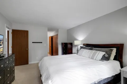 $189,900 | 5607 Green Cir Drive, Unit 210, Minnetonka, MN 55343