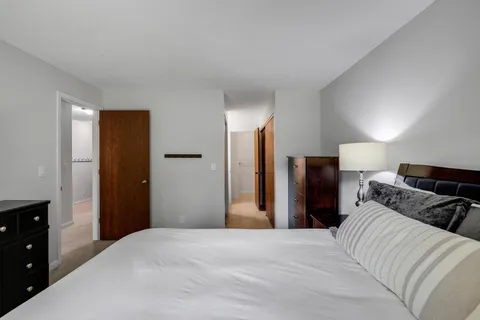 $189,900 | 5607 Green Cir Drive, Unit 210, Minnetonka, MN 55343