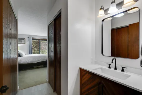 $189,900 | 5607 Green Cir Drive, Unit 210, Minnetonka, MN 55343