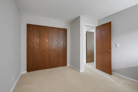 $189,900 | 5607 Green Cir Drive, Unit 210, Minnetonka, MN 55343