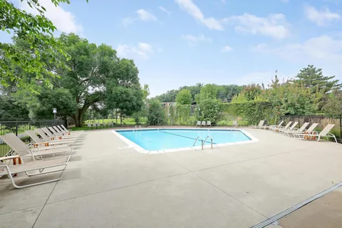 $189,900 | 5607 Green Cir Drive, Unit 210, Minnetonka, MN 55343