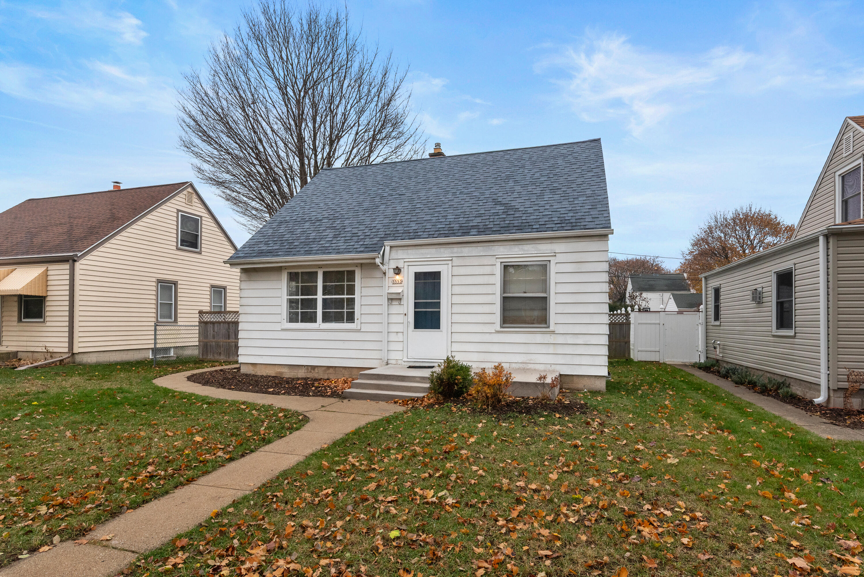 3553 South Herman Street Milwaukee, WI 53207 - Photo 2 of 20 Front view