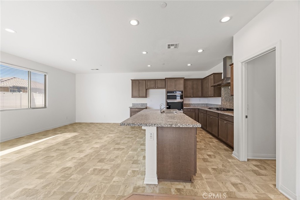 774 Green Court Perris, CA 92571 - Photo 7 of 35