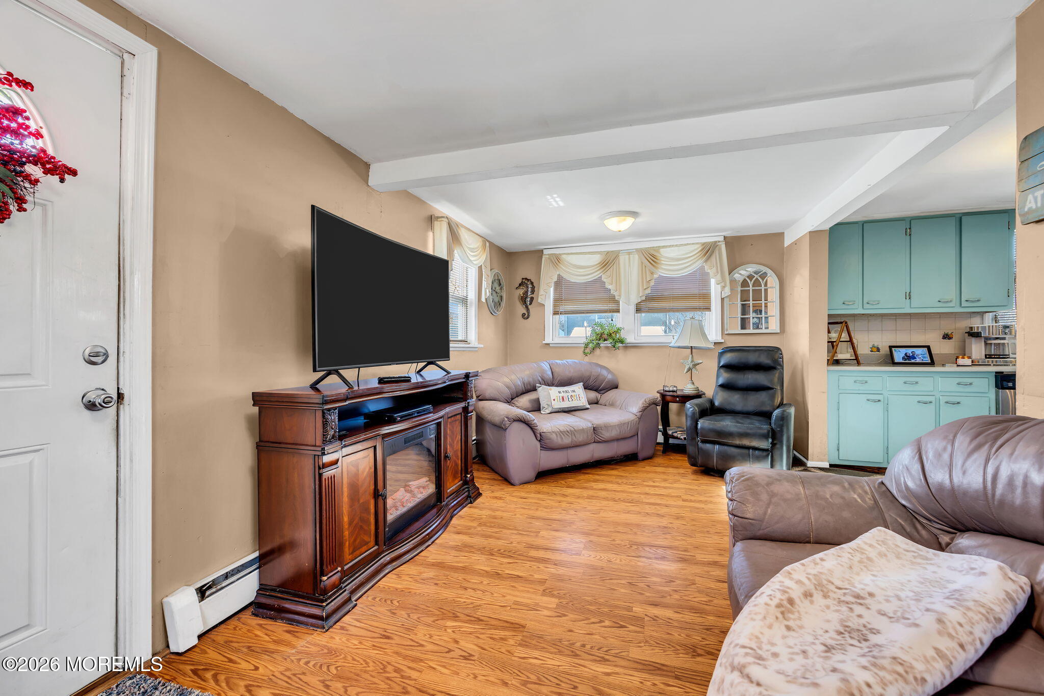265 Thompson Avenue Middletown, NJ 07748 - Photo 14 of 35 Living Room