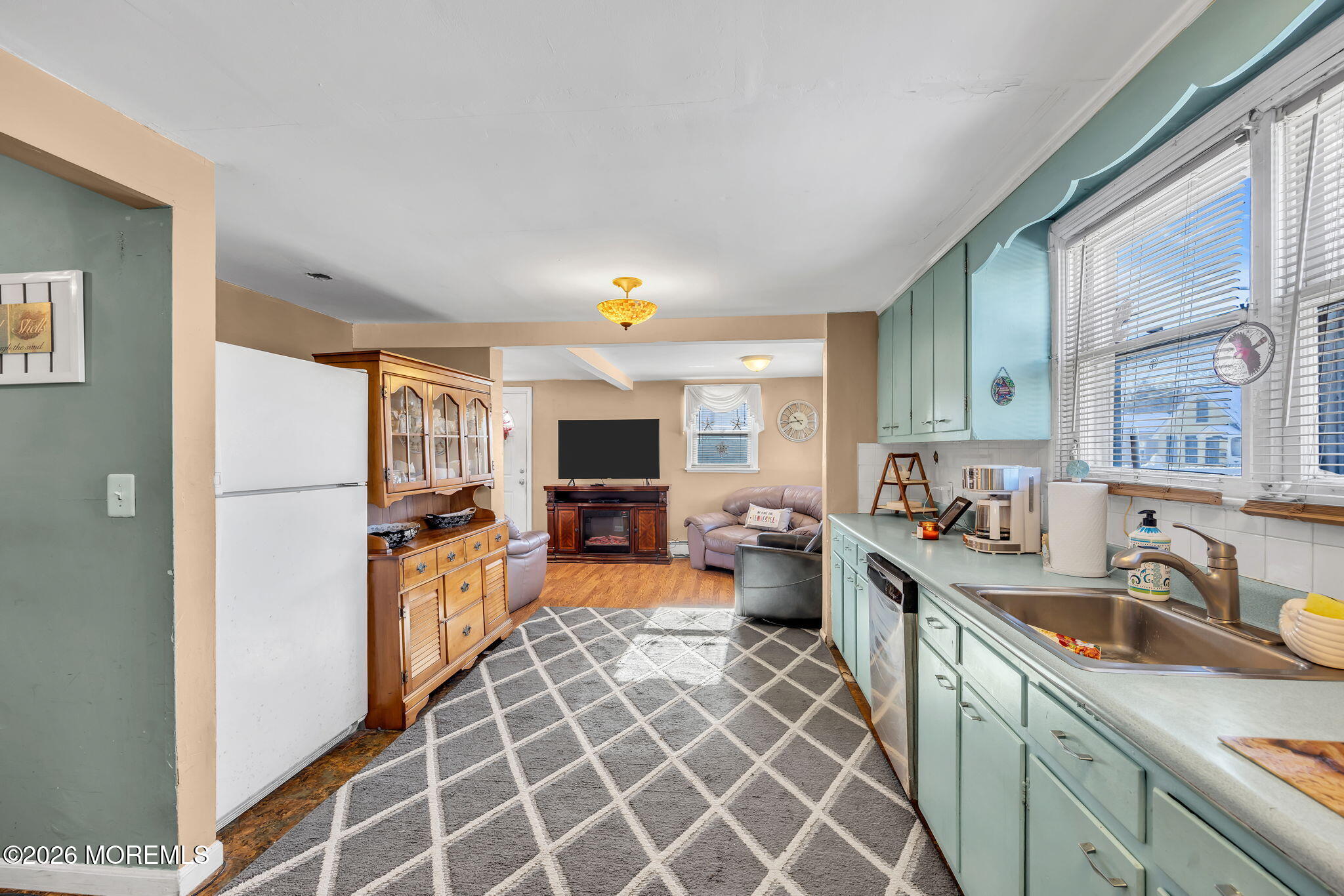 265 Thompson Avenue Middletown, NJ 07748 - Photo 10 of 35 Kitchen