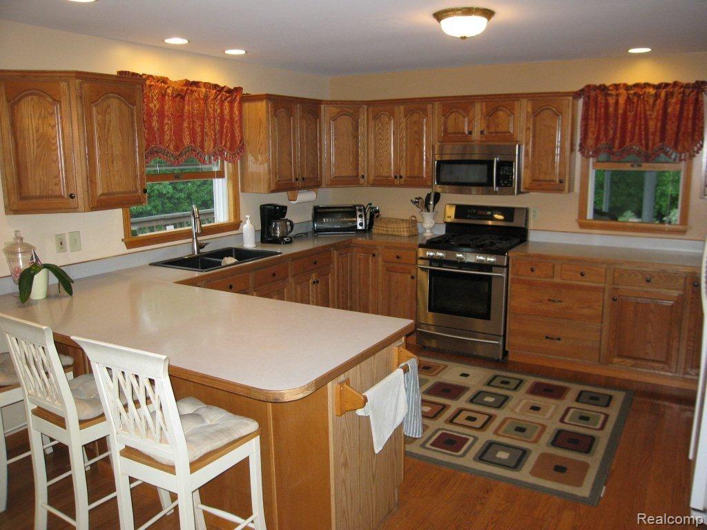 4089 Davison Road Lapeer, MI 48446 - Photo 2 of 17 IMG_6164