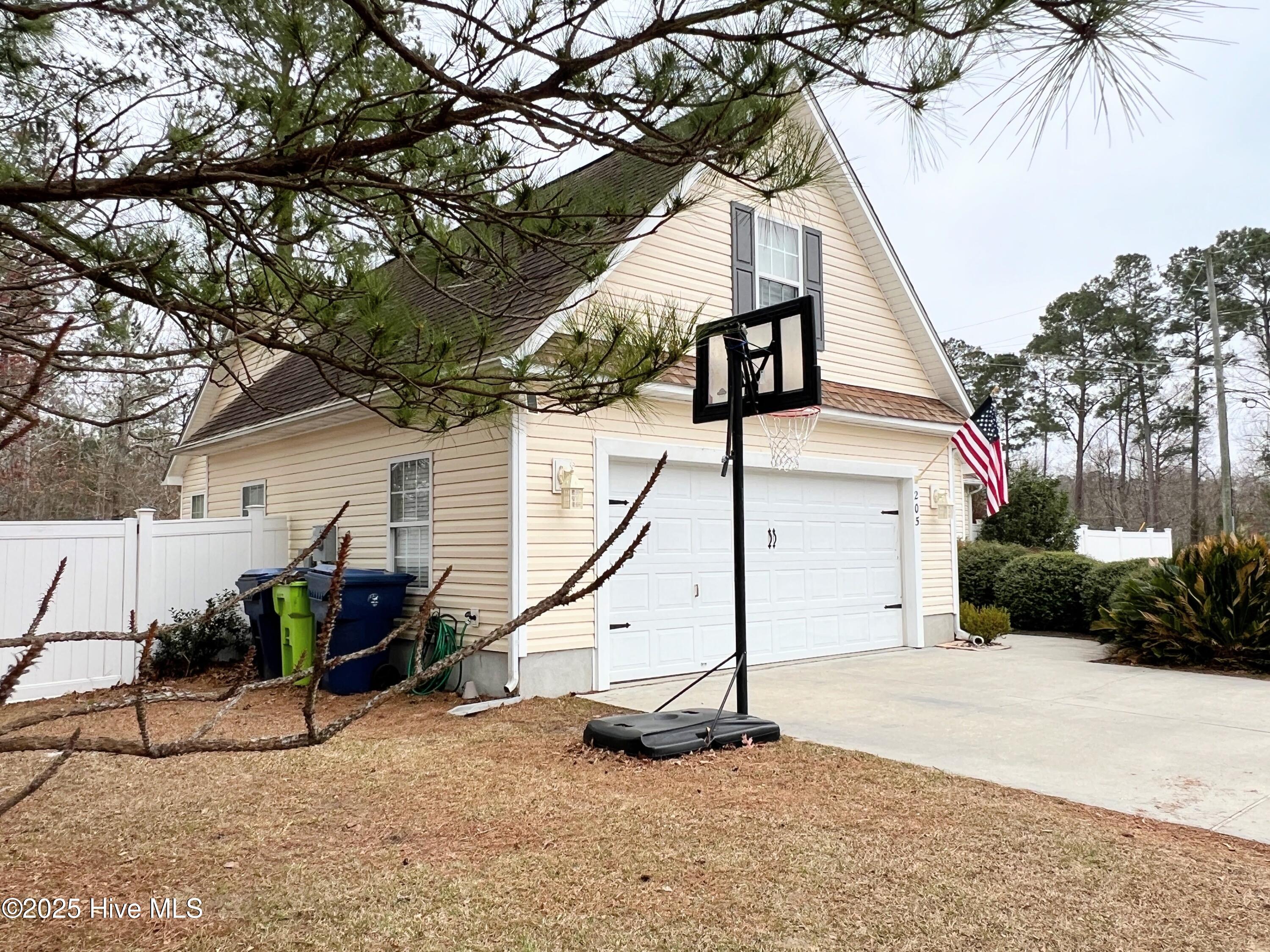 205 Harrier Drive Havelock, NC 28532 - Photo 6 of 57 IMG_0309-EDIT