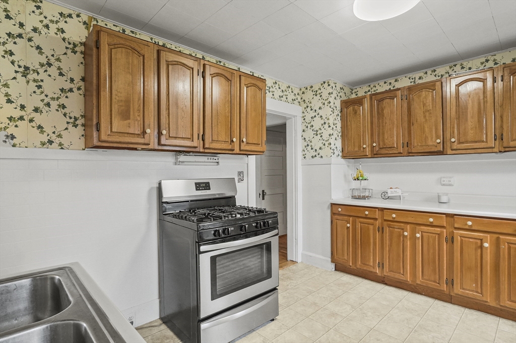 30 Mayfield Road Gardner, MA 01440 - Photo 8 of 36 Gallery Image 8