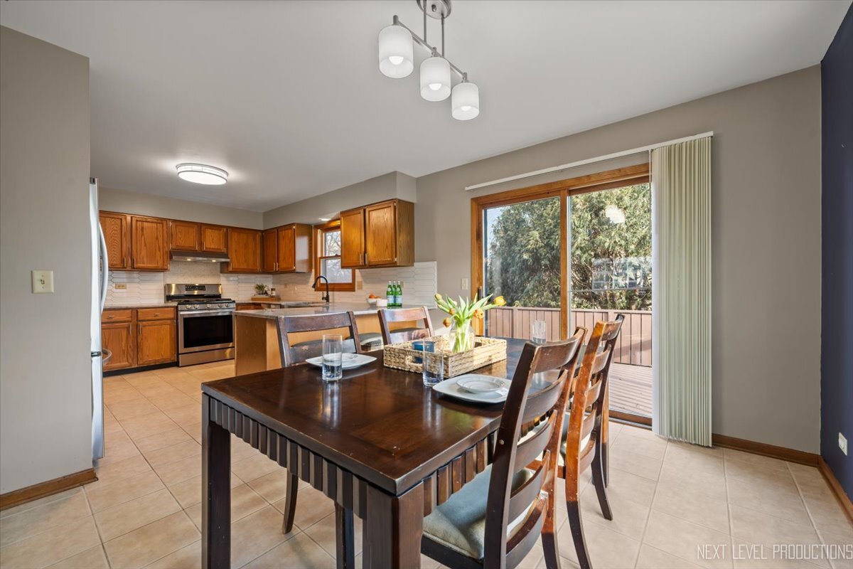 219 Mary Lane Cary, IL 60013 - Photo 4 of 20