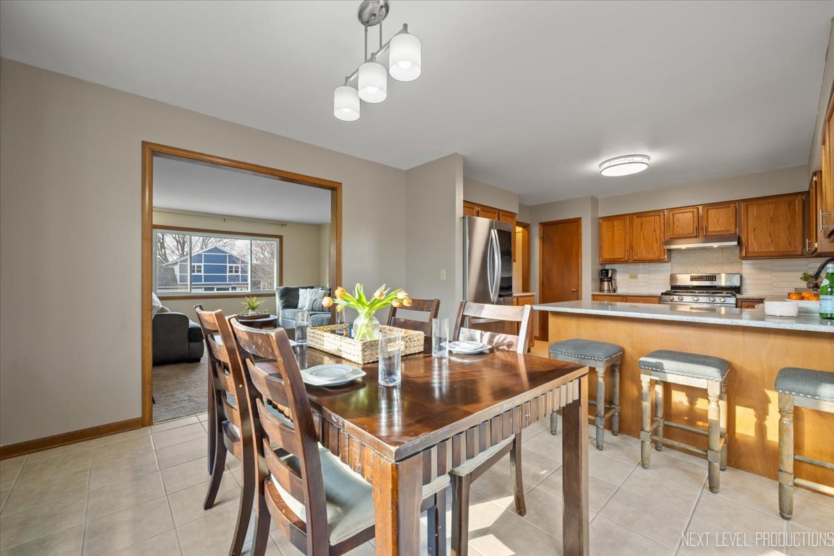 219 Mary Lane Cary, IL 60013 - Photo 5 of 20