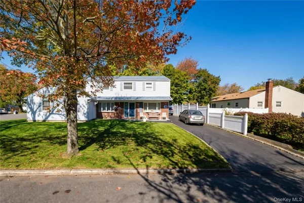 $2,850 | 9 Elwin Place, East Northport, NY 11731